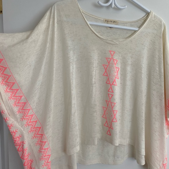 Billabong poncho T-shirt. Size small - Picture 2 of 4